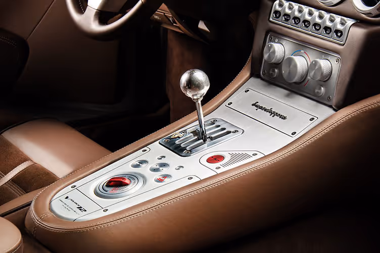 Touring Superleggera Veloce12 gear selector