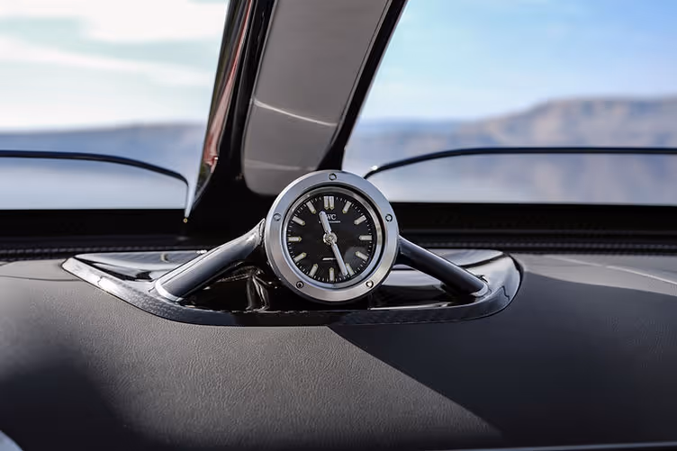 Mercedes-AMG PureSpeed clock