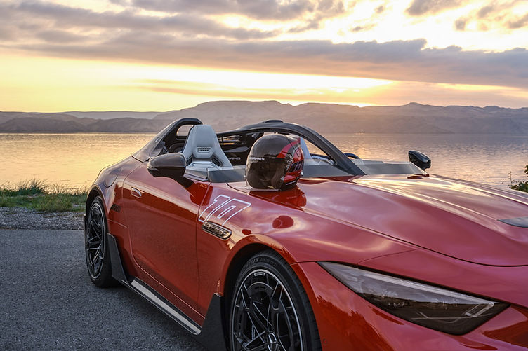 Mercedes-AMG PureSpeed helmet