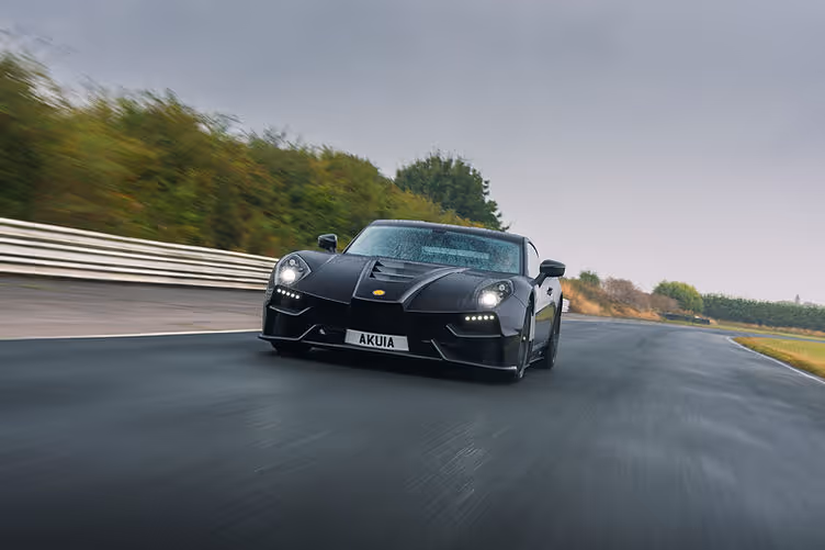 Ginetta Akula on track