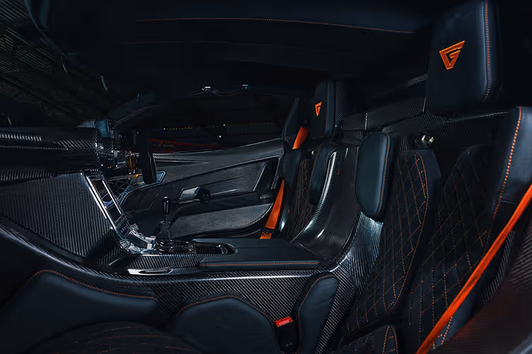 Ginetta Akula cabin