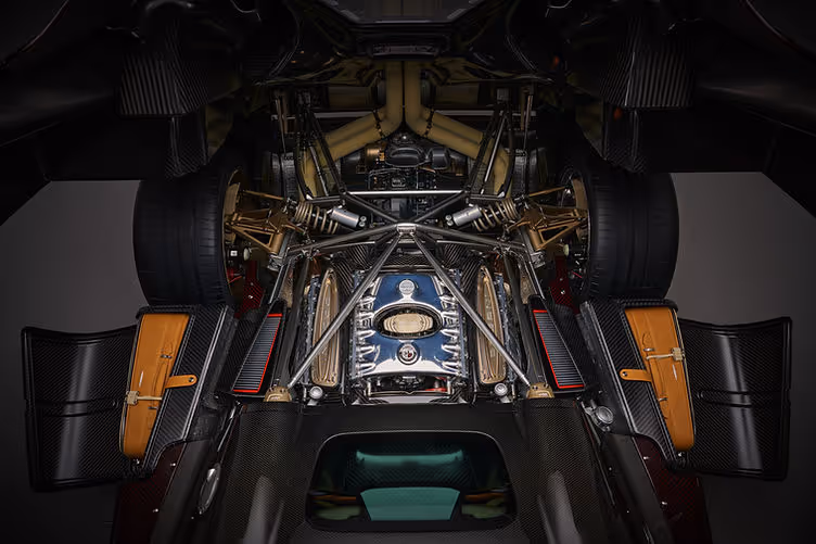Pagani Utopia Roadster engine and suspension