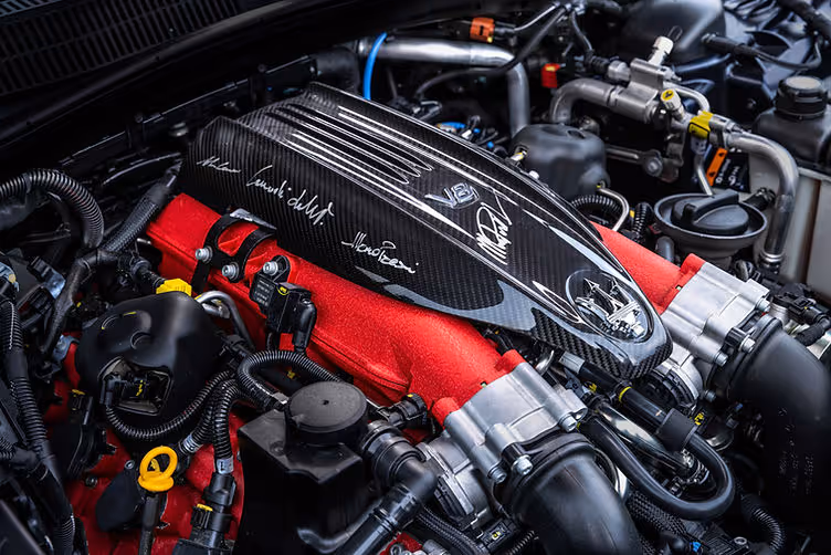 Maserati Quattroporte Grand Finale engine