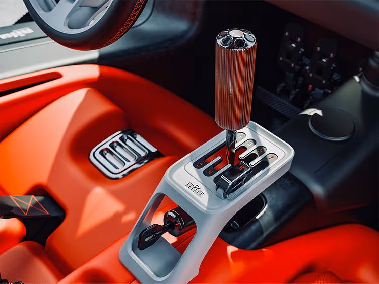 Nilu 7-speed manual transmission