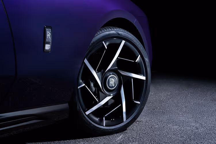 2025 Rolls-Royce Spectre Black Badge wheels
