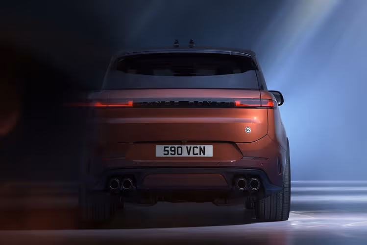 626bhp SV Carbon Becomes New Range Rover Sport Flagship
