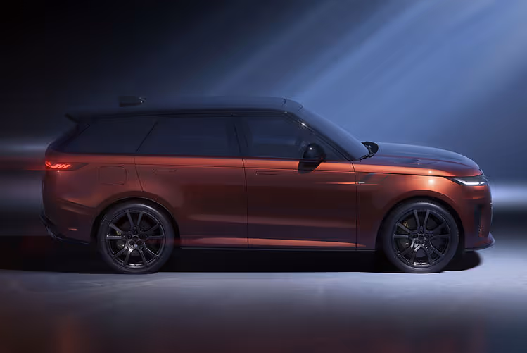 626bhp SV Carbon Becomes New Range Rover Sport Flagship