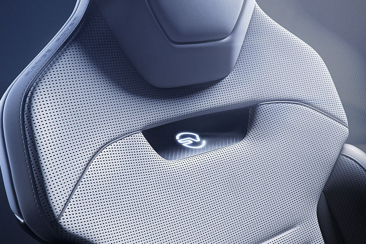 626bhp SV Carbon Becomes New Range Rover Sport Flagship