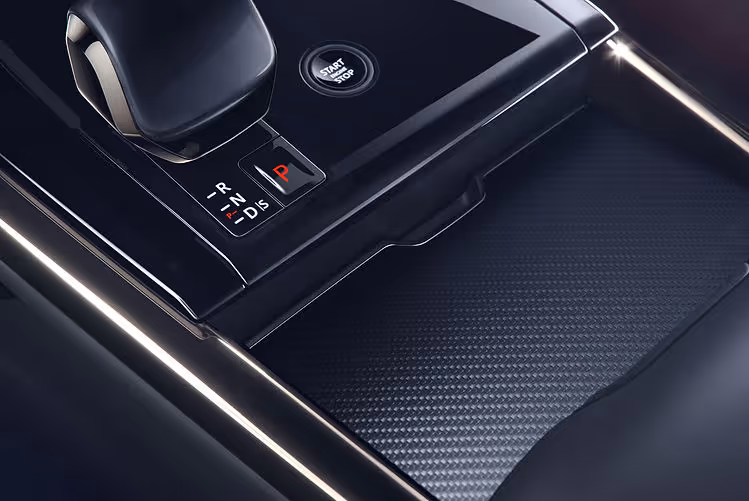 626bhp SV Carbon Becomes New Range Rover Sport Flagship