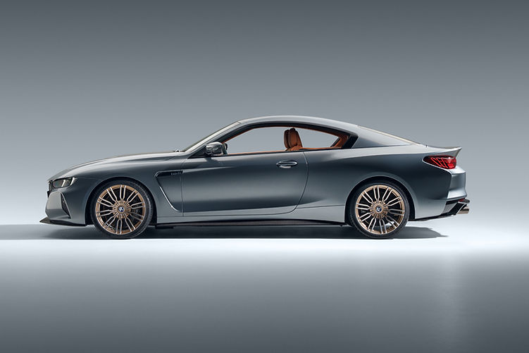 Side profile of the Bovensiepen Zagato Carbon Package, highlighting Zagato’s double-bubble roof and carbon side skirts.