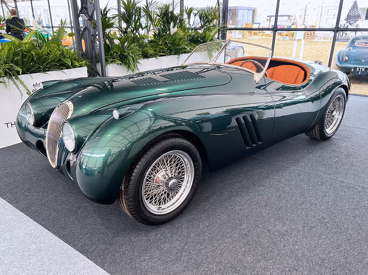 Jaguar XK European GT Roadster Debuts at Salon Privé