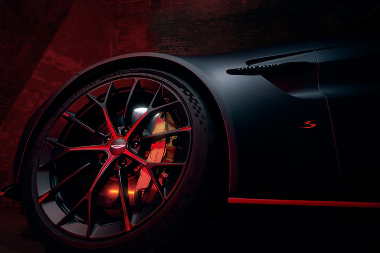 Red-detailed 21-inch Y-spoke alloy wheels featured on the Vantage S.