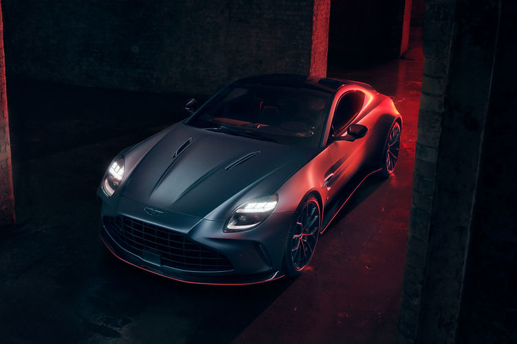 Front three-quarter view of the 2025 Aston Martin V8 Vantage S