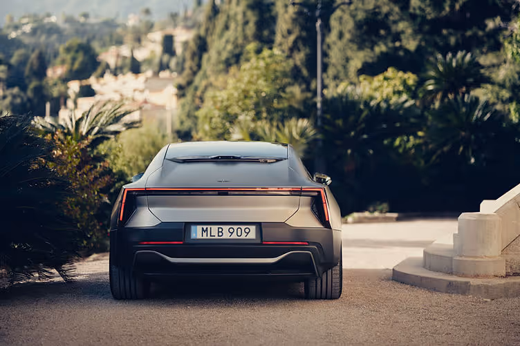 2025 Polestar 5 Performance - rear window