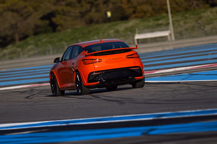 Genesis GV60 Magma - rear