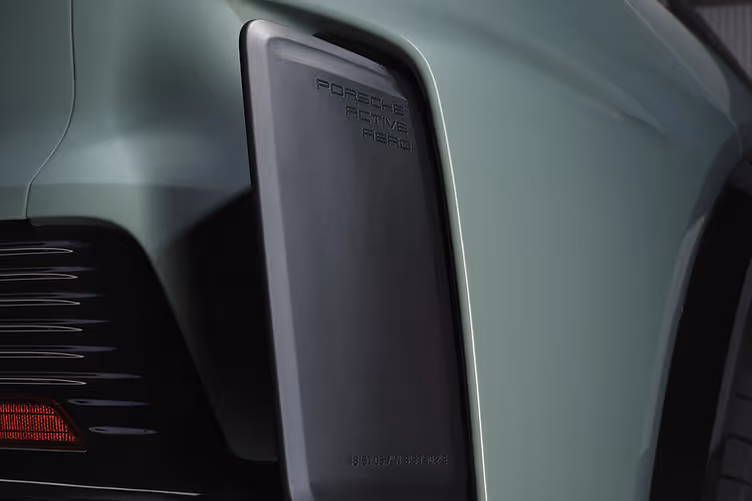 2026 Porsche Cayenne Turbo Electric - active aero flaps
