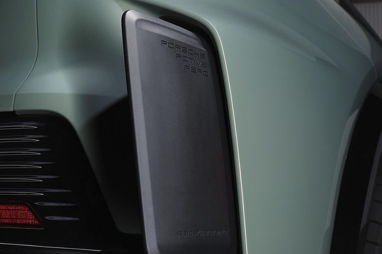 2026 Porsche Cayenne Turbo Electric - active aero flaps