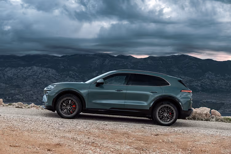 2026 Porsche Cayenne Turbo Electric - static side