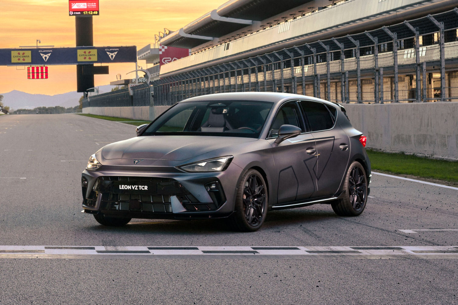 Cupra Leon VZ TCR front three quarter profile