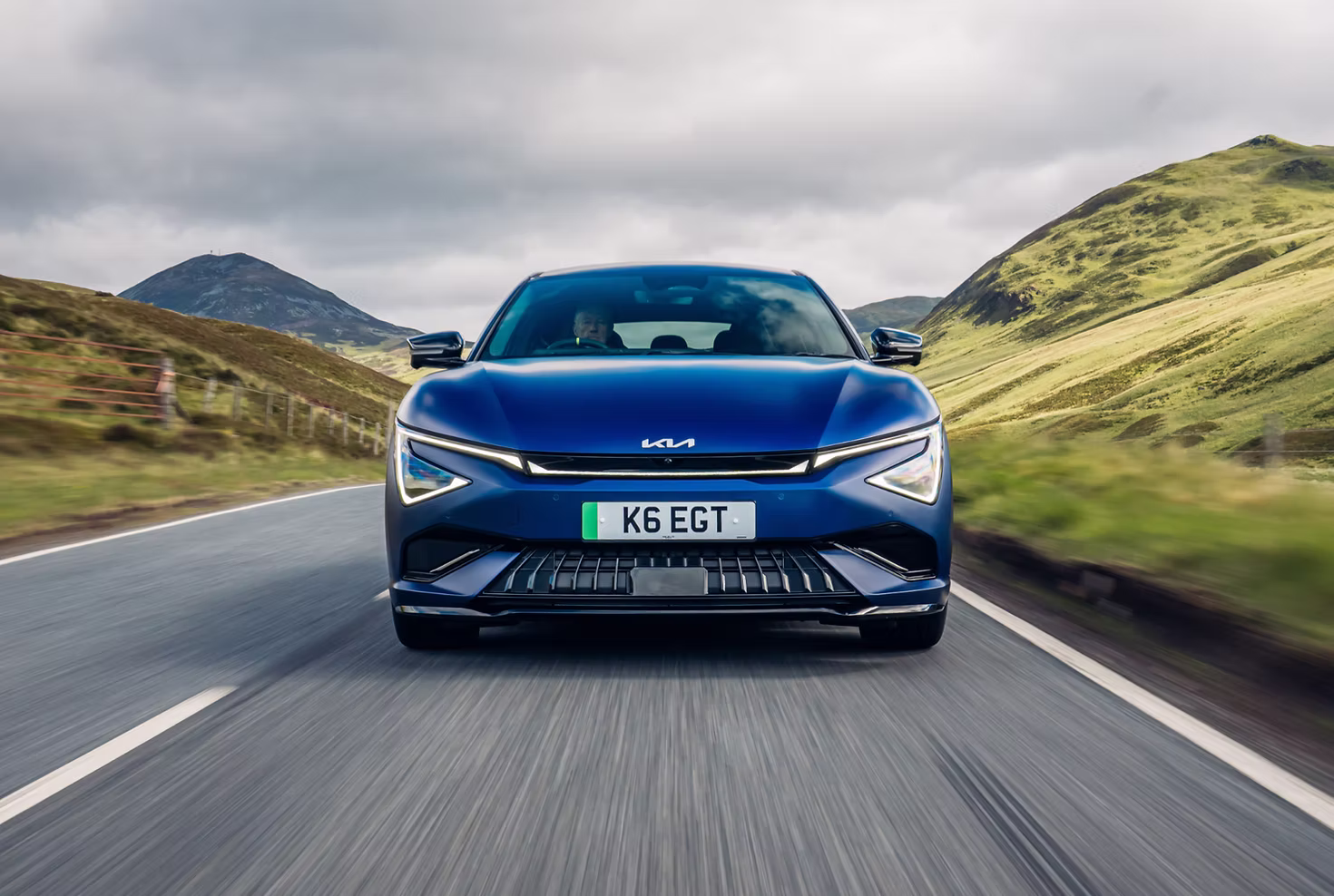 Click-through thumbnail link to car article