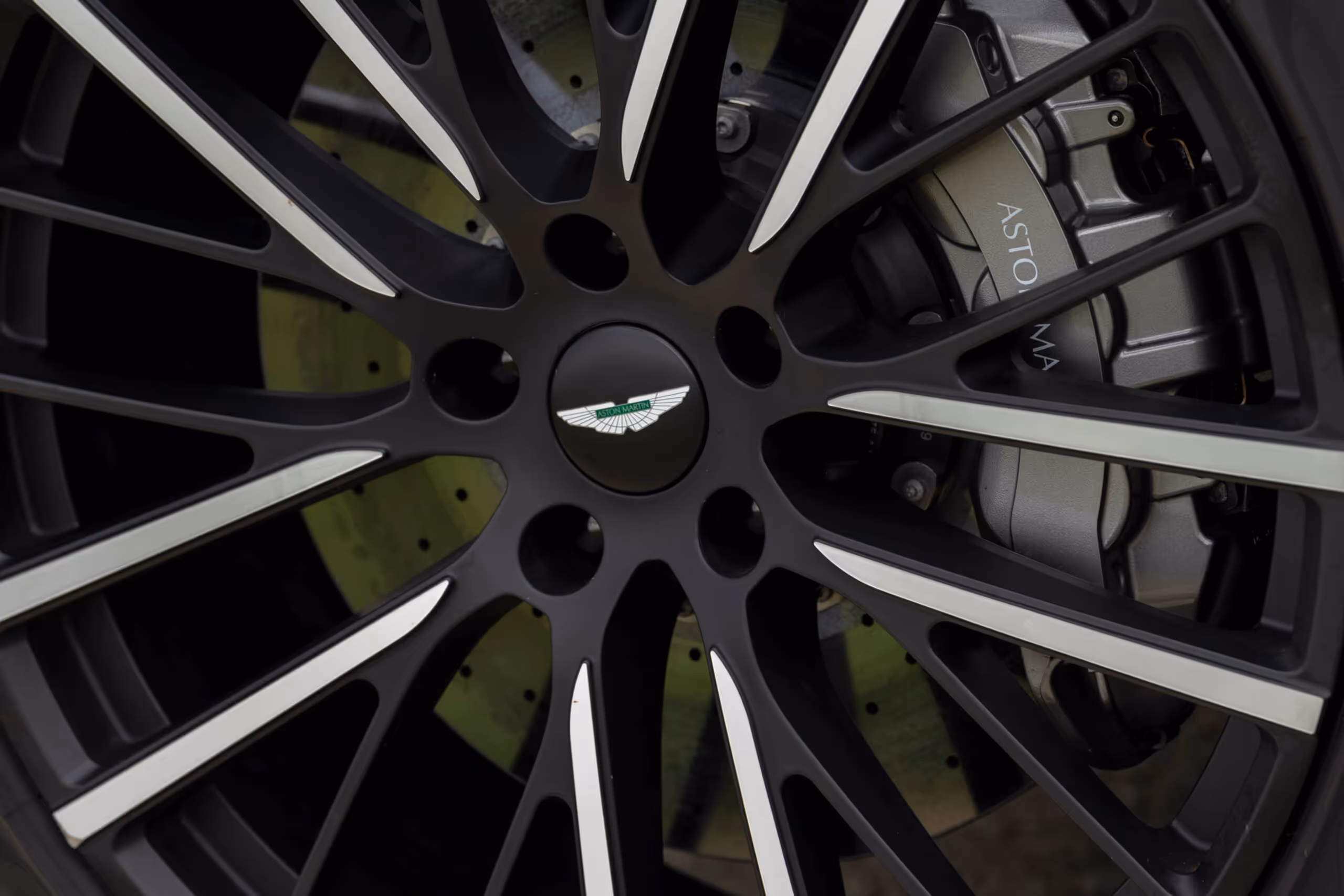 Aston Martin DBX707 carbon ceramic brakes
