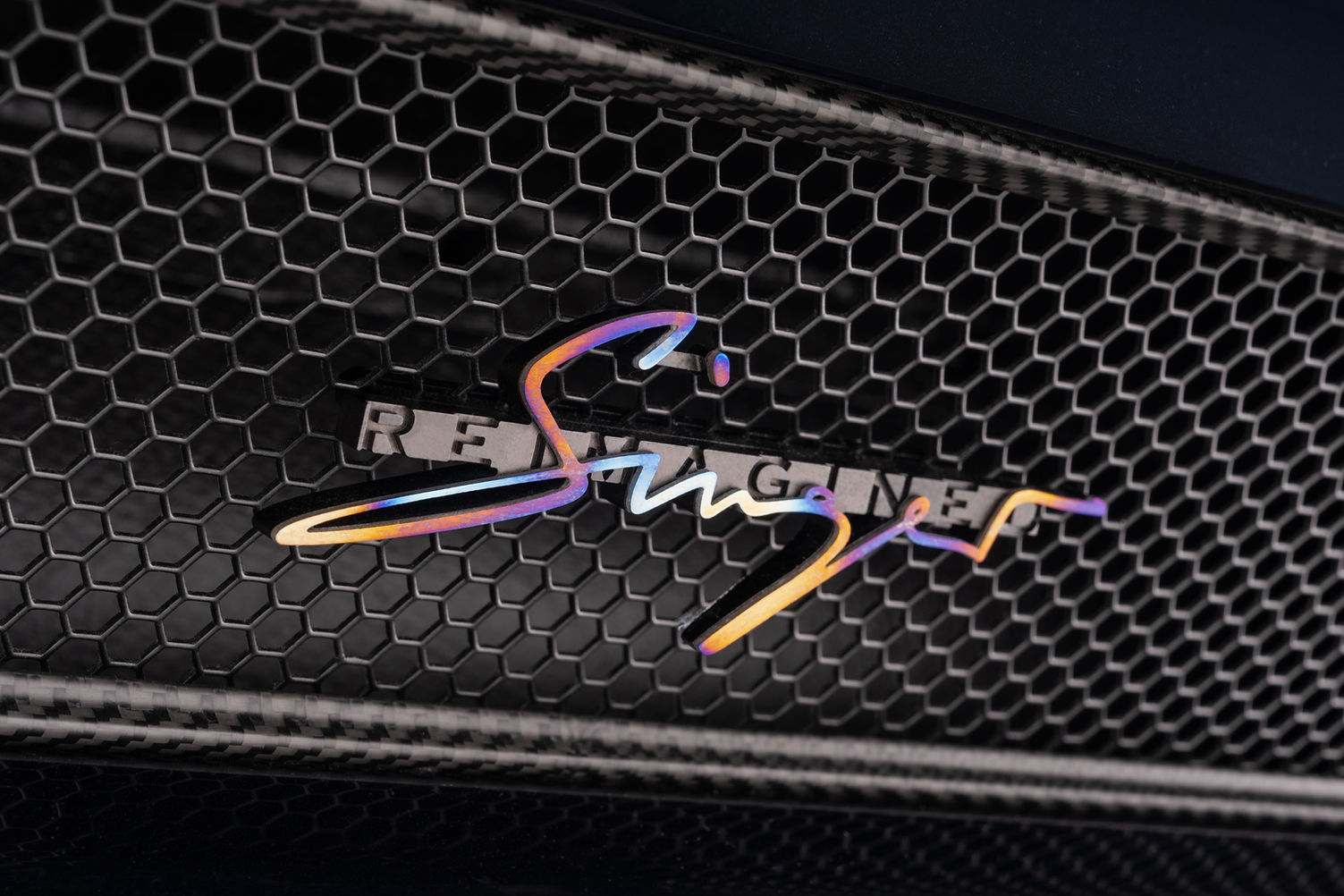 Singer Sorcerer DLS Turbo - Singer badge