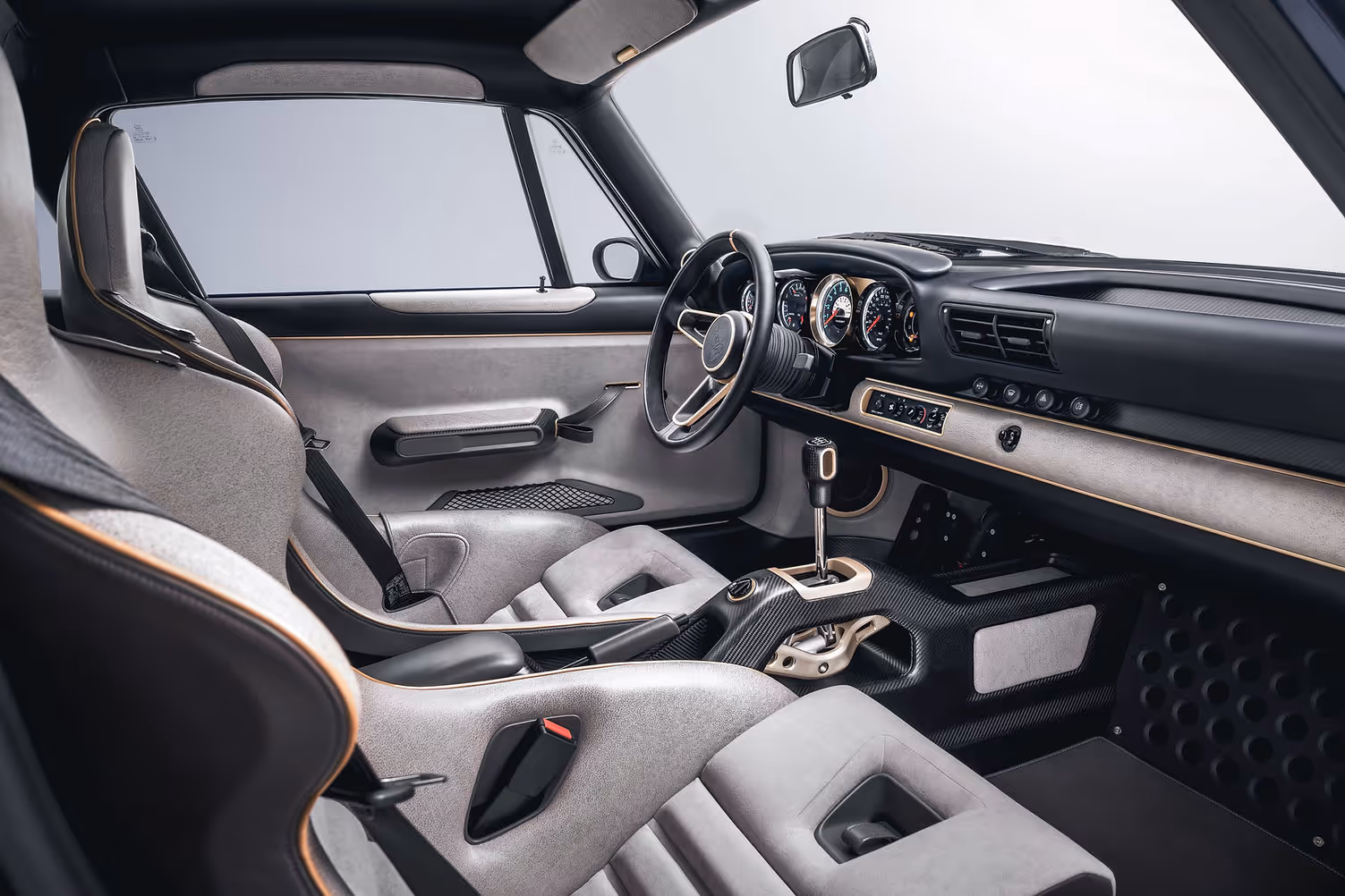 Singer Sorcerer DLS Turbo interior and dashboard