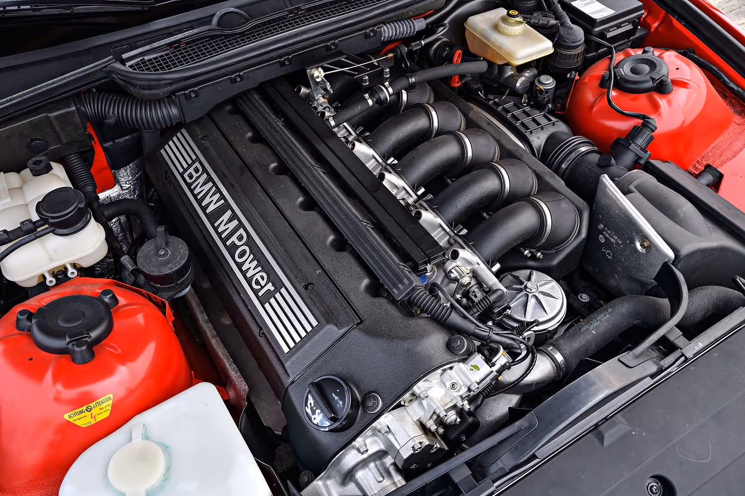 BMW's solution was to drop the 321bhp S50B32 straight six from the M3 Evo coupé into the Compact body