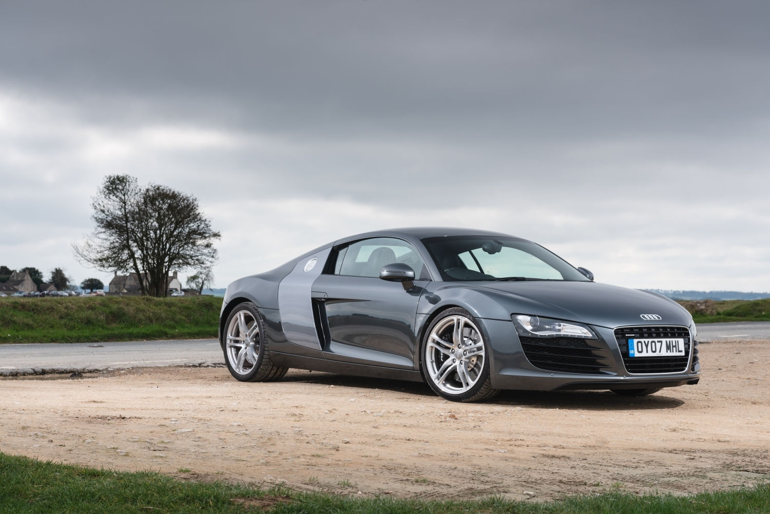 Audi R8 V8 exterior – buying guide front three quarter angle
