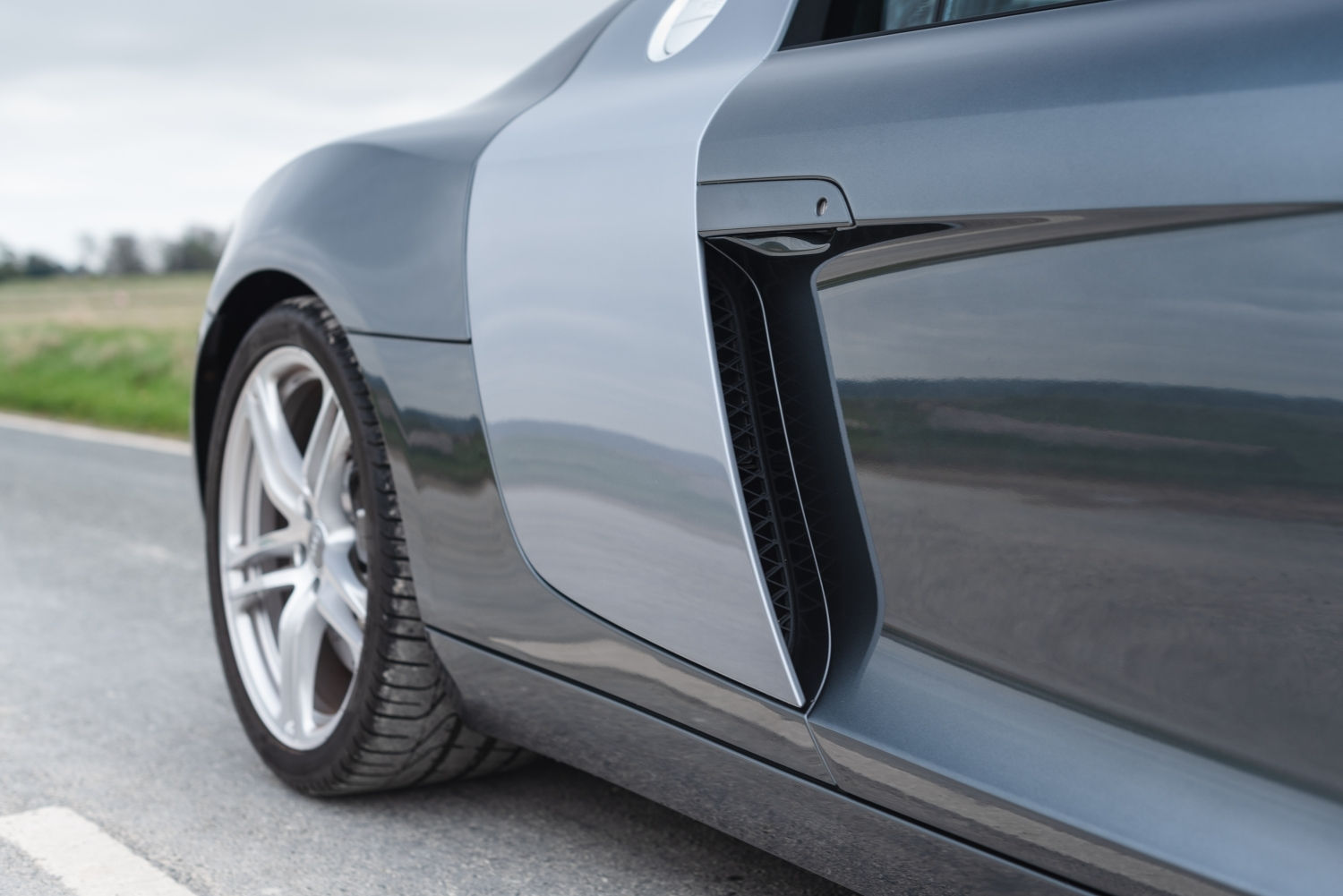 Audi R8 V8 – buyer’s guide, review and ownership tips, sideblades close up