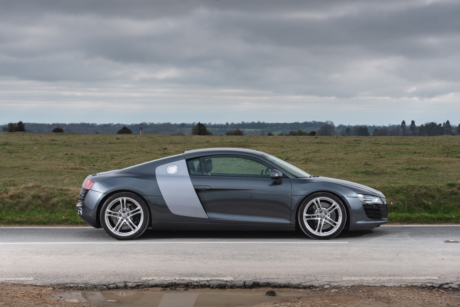 Audi R8 V8 coupe – buyer’s guide tips and advice, side profile view