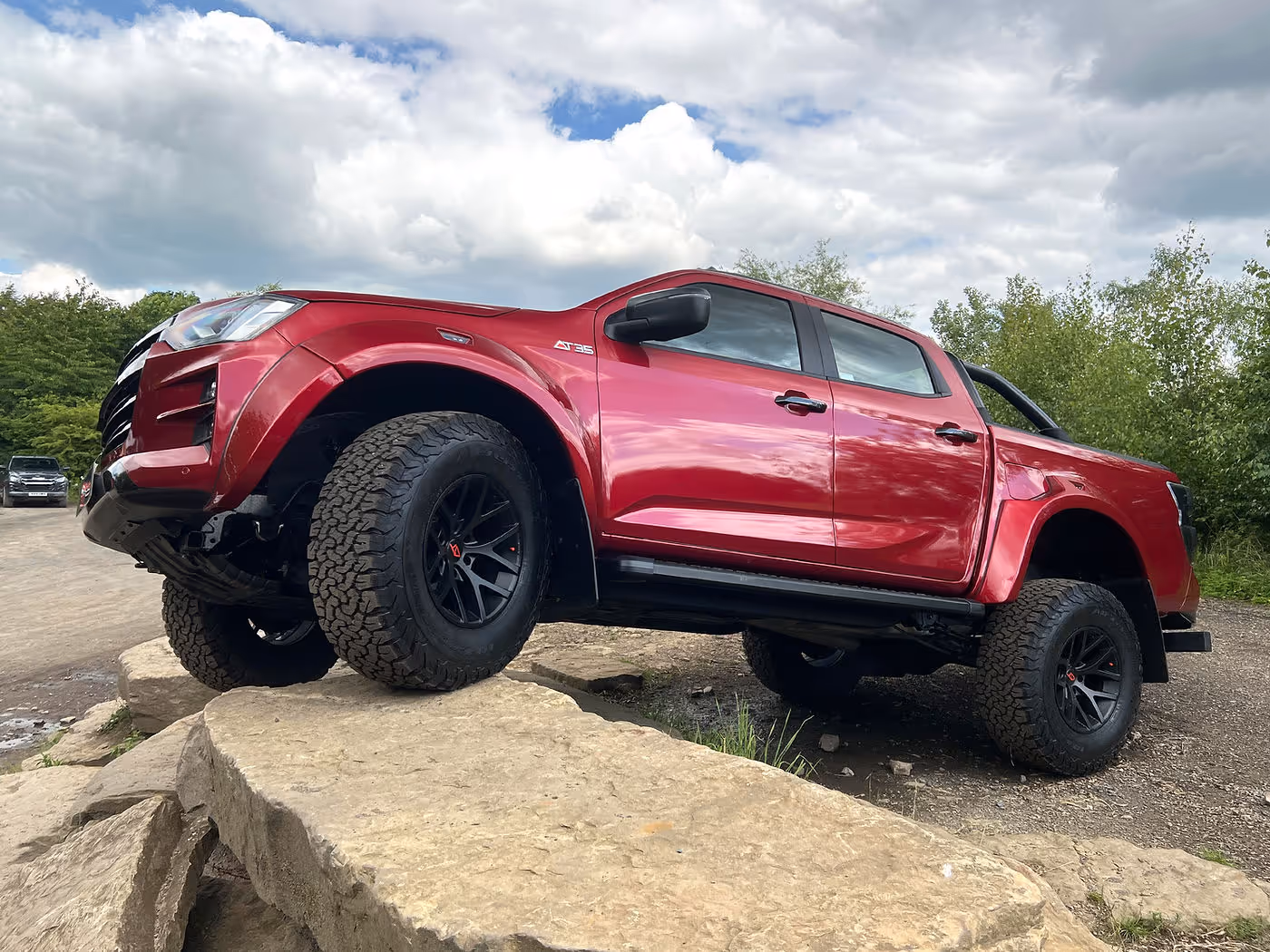 Isuzu D-Max and V-Cross Review