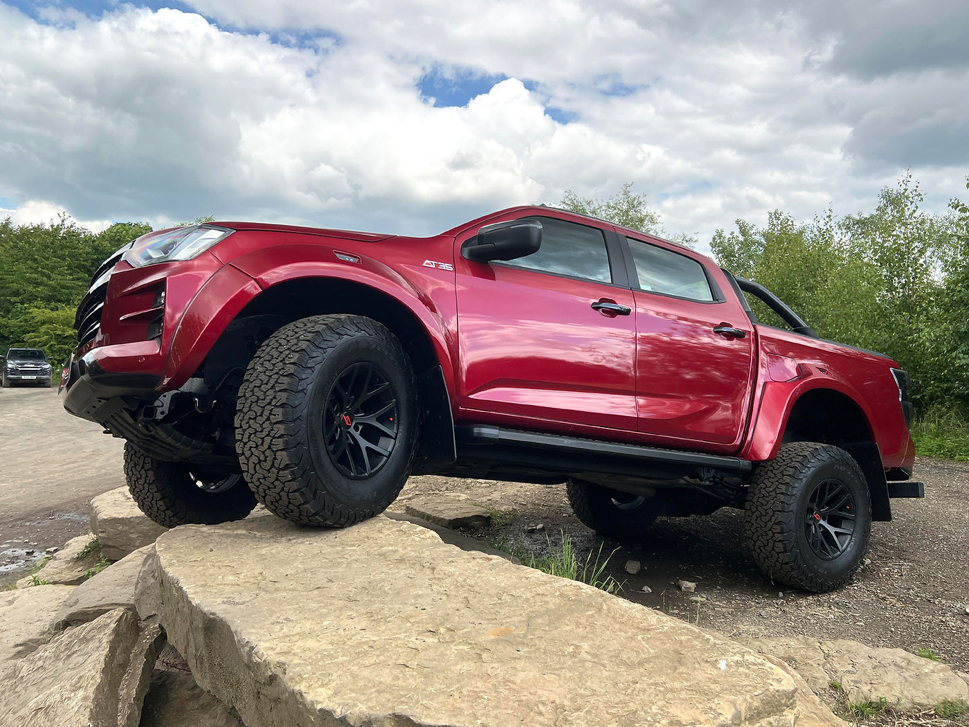 Isuzu D-Max and V-Cross Review