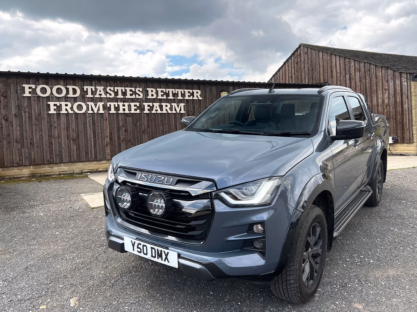 Isuzu D-Max and V-Cross Review
