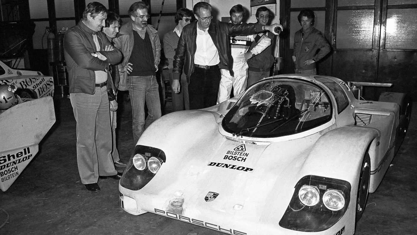 The Porsche 956 at the 1982 rollout at the racing department in Weissach: Peter Falk naming the race car.