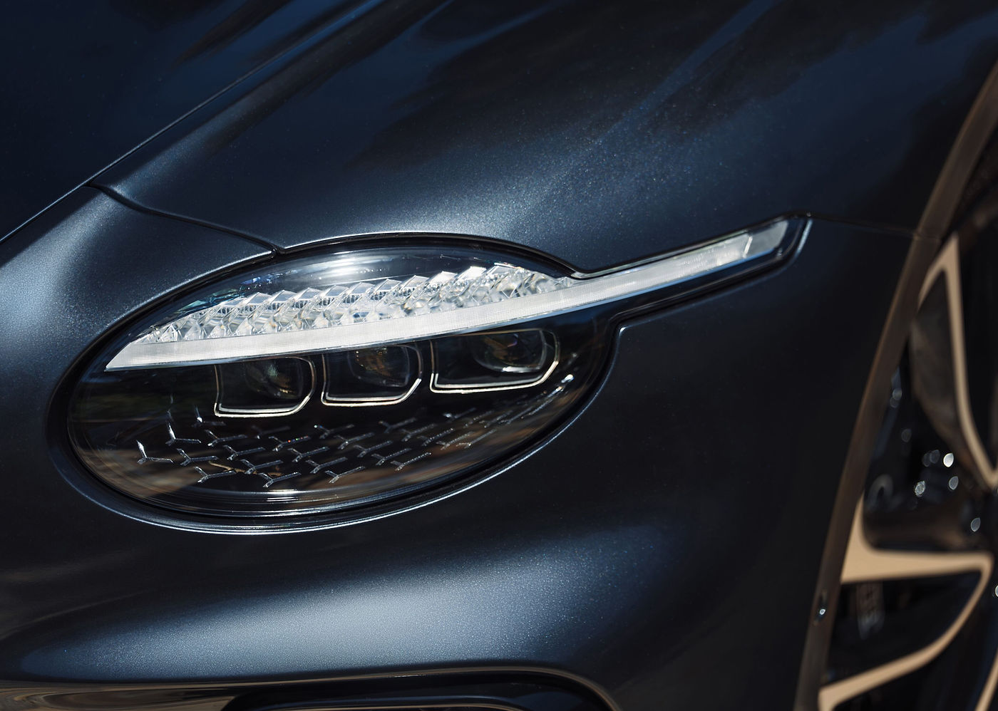 New Continental GT S and GT Convertible S - detail image of smoked headlight, an upgrade contributed by the flagship GT Speed