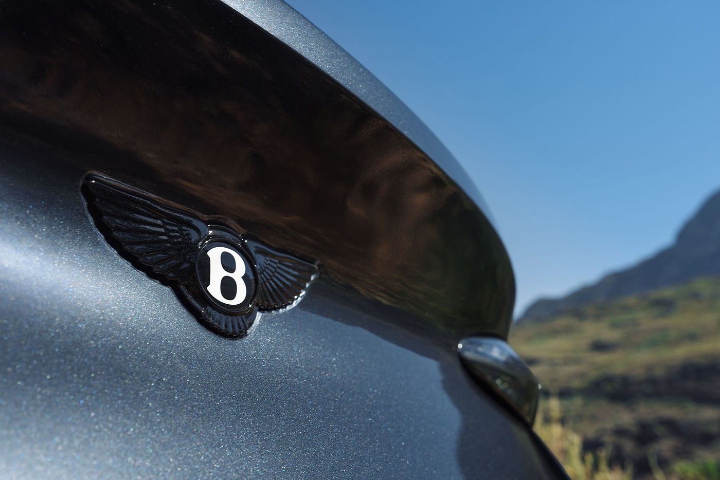 New Continental GT S and GT Convertible S - Blackline Flying B emblem