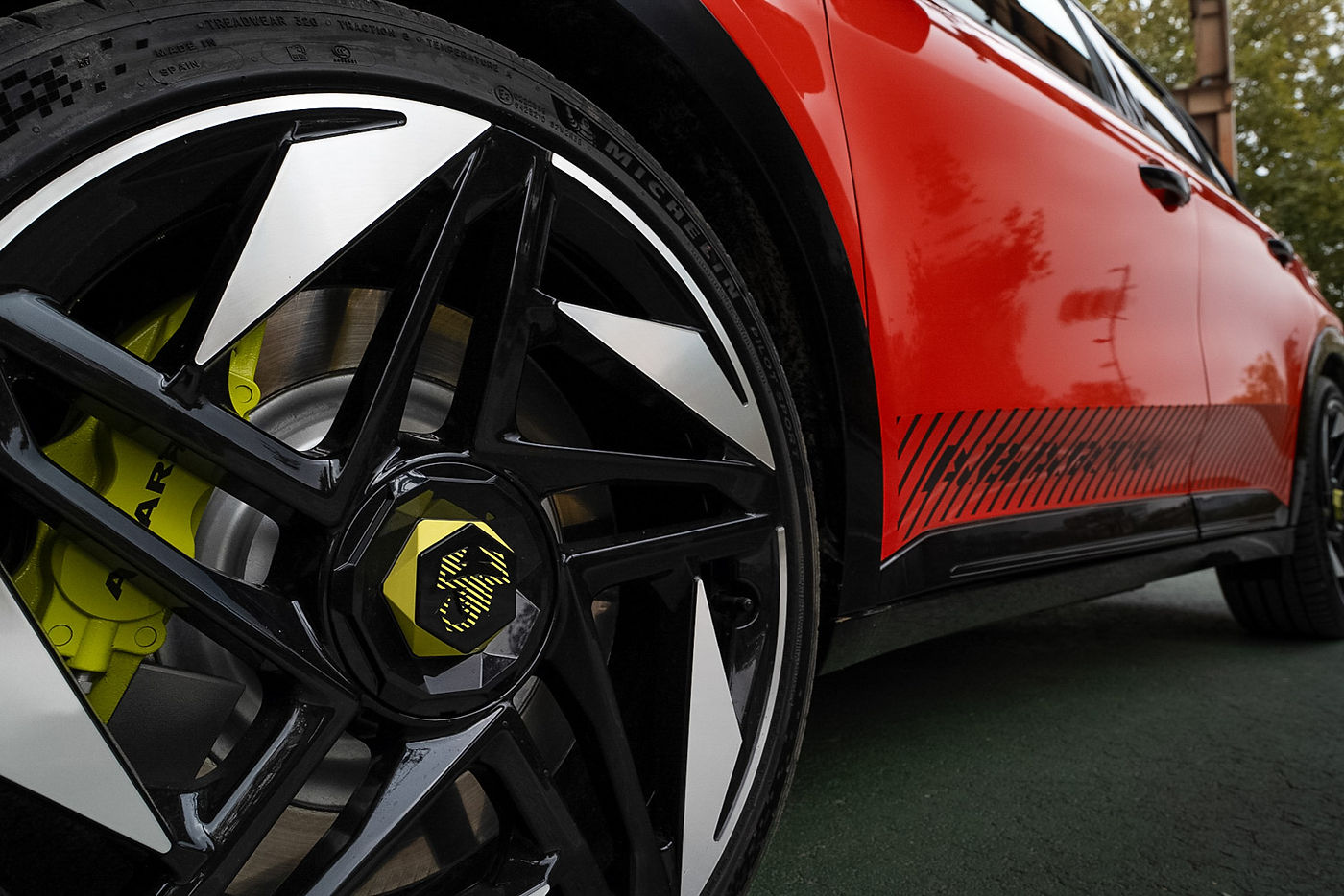 2026 Abarth 600e Competitzione - wheel, tyre, and side graphics