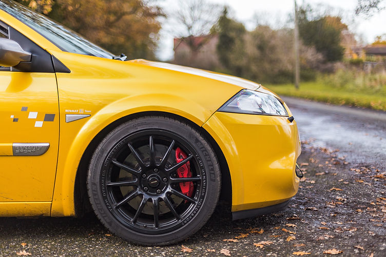 megane 230 f1 r26 liquid yellow (4)