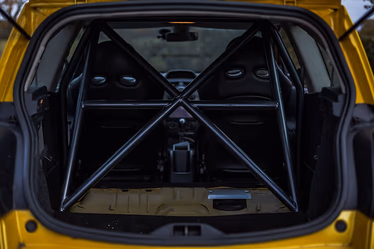 megane 230 f1 r26 liquid yellow (8)