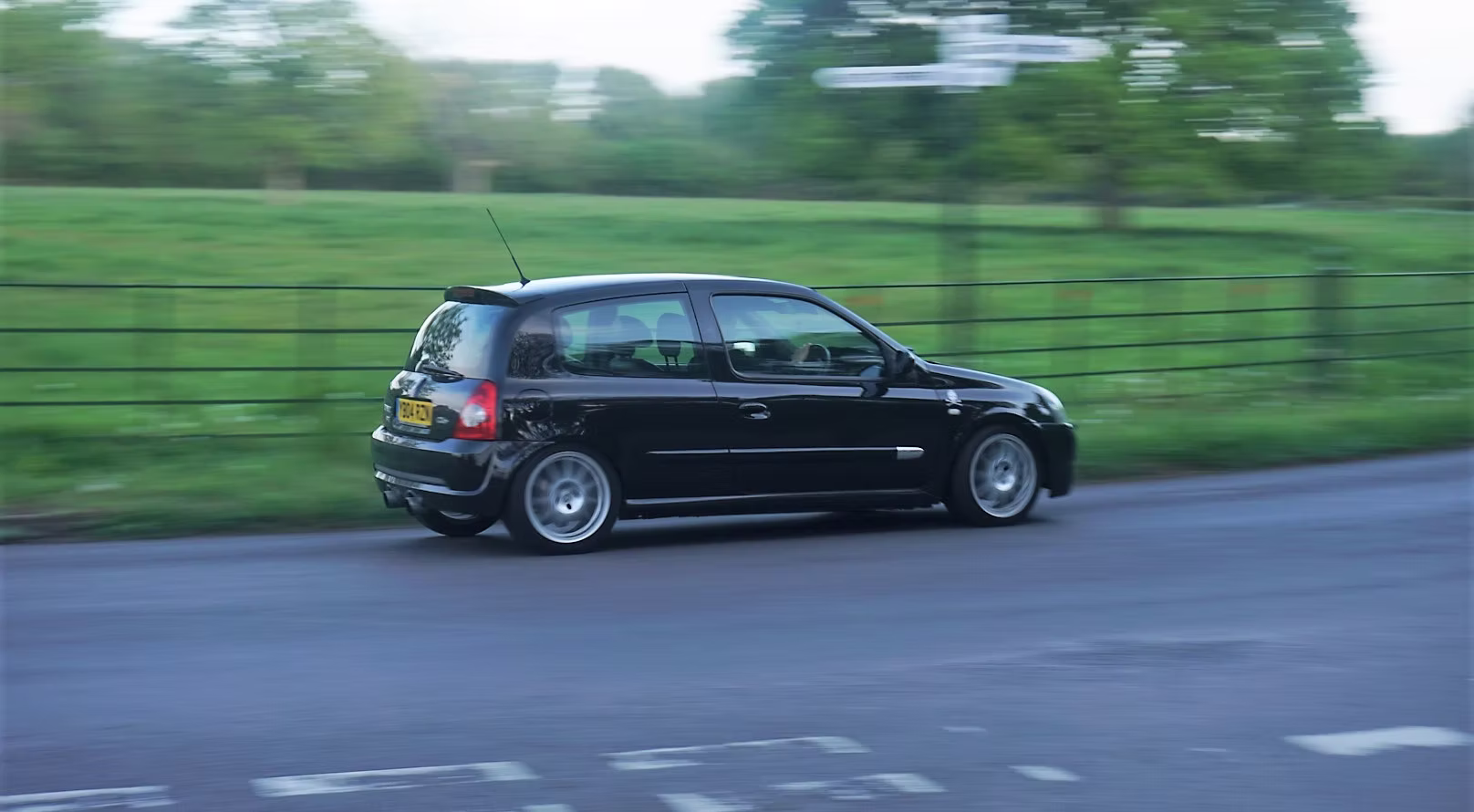 Black Gold Clio 182 with Speedline Turini