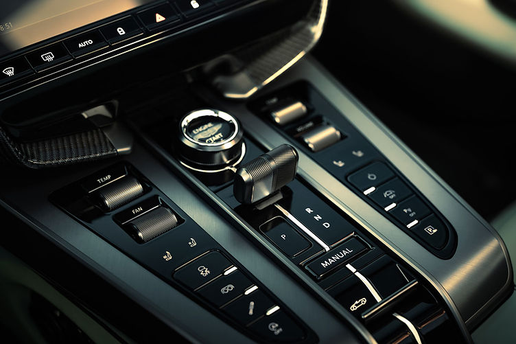 2025 Aston Martin Vanquish Volante - controls