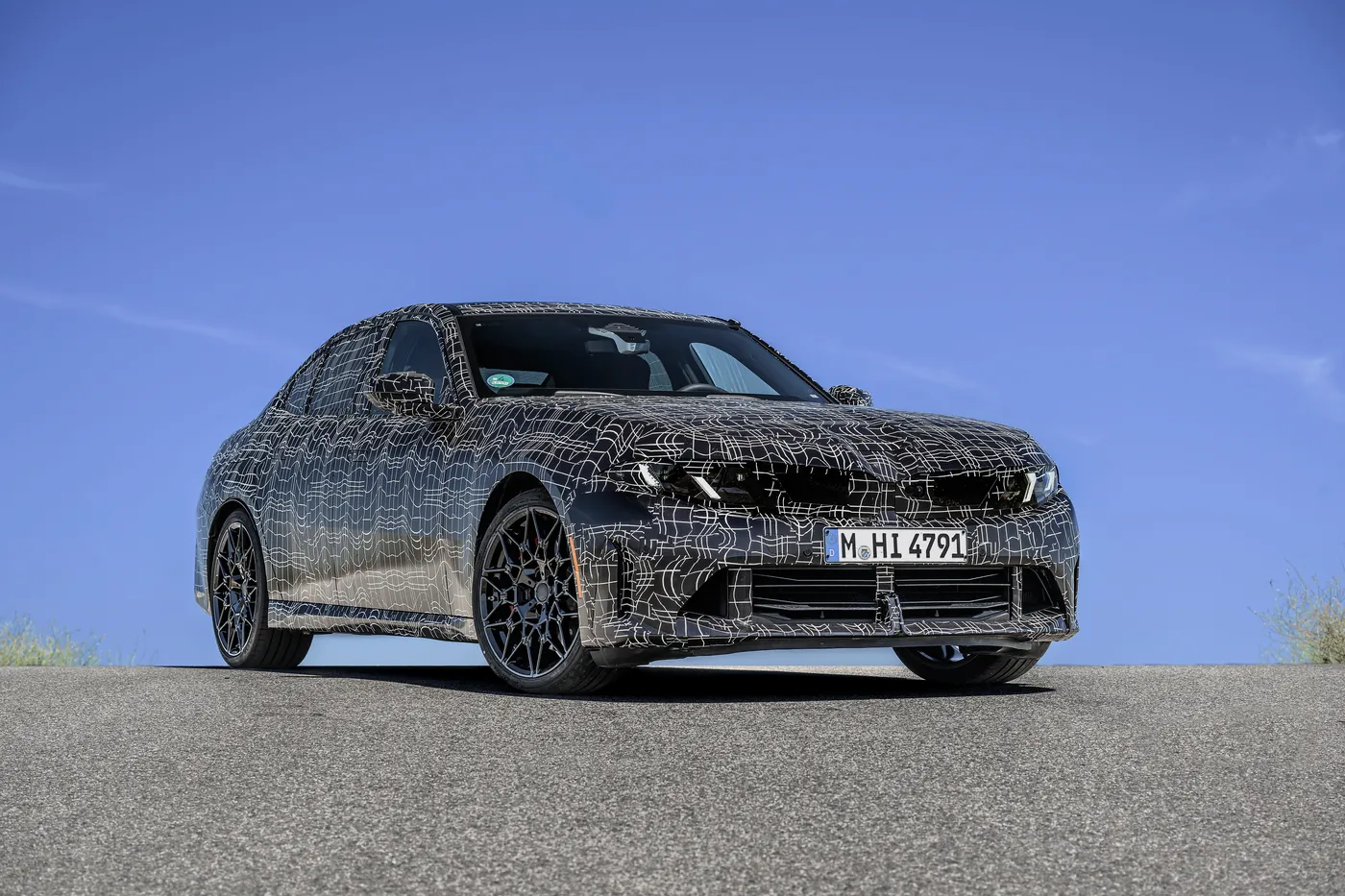 2027 BMW G50 M350 xDrive prototype - front quarter