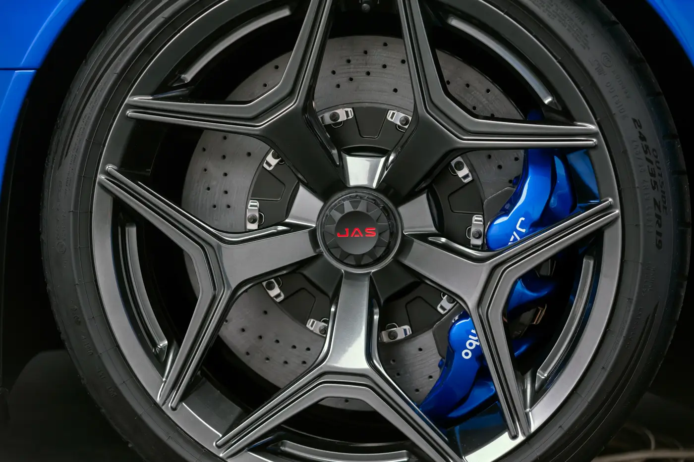 JAS Tensei: alloy wheel close up