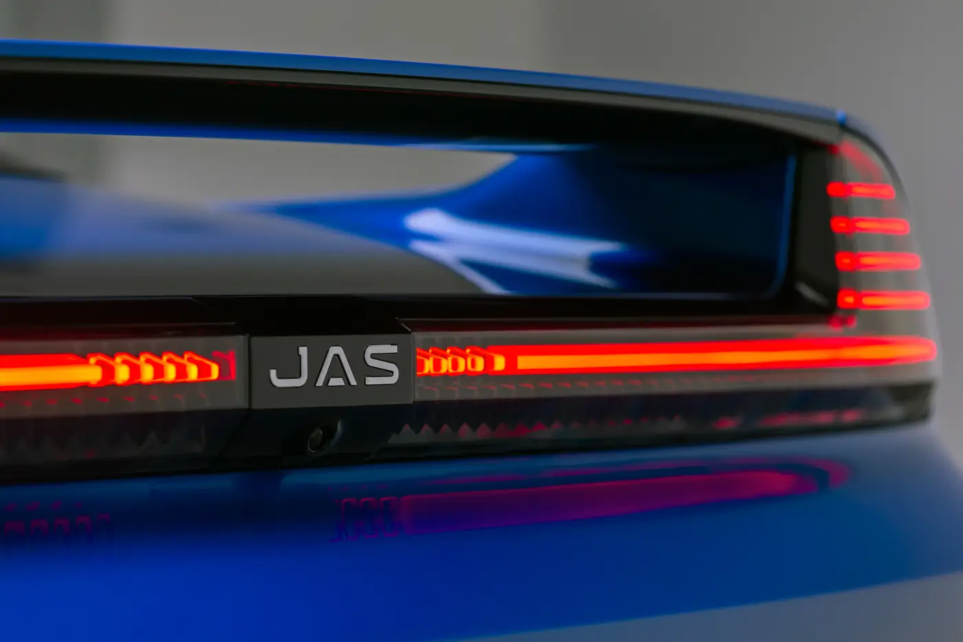 JAS Tensei: rear LED light bar