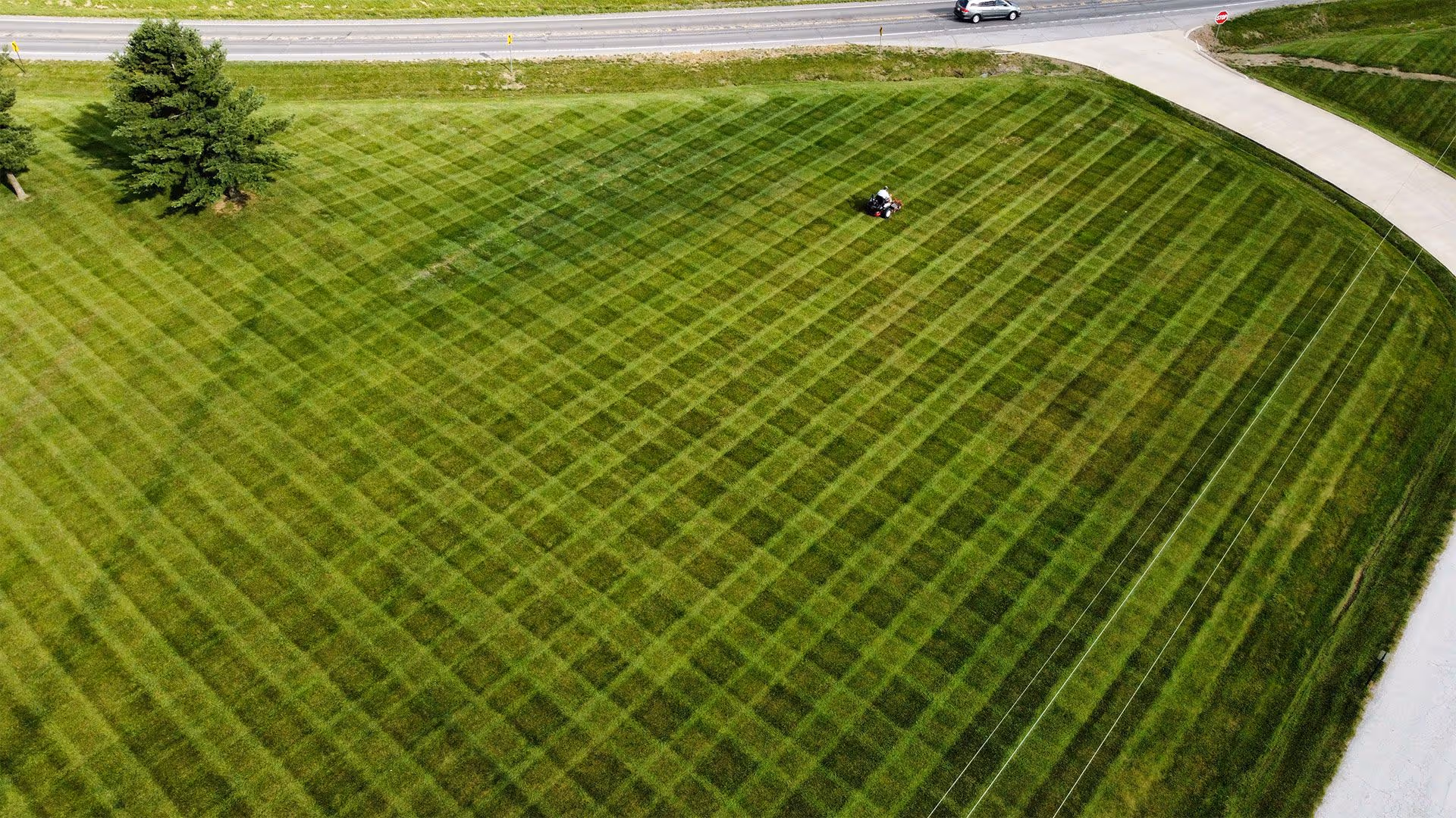 routine lawn maintenance and mowing service near me by Landmark Lawncare in Lake of the Ozarks Missouri