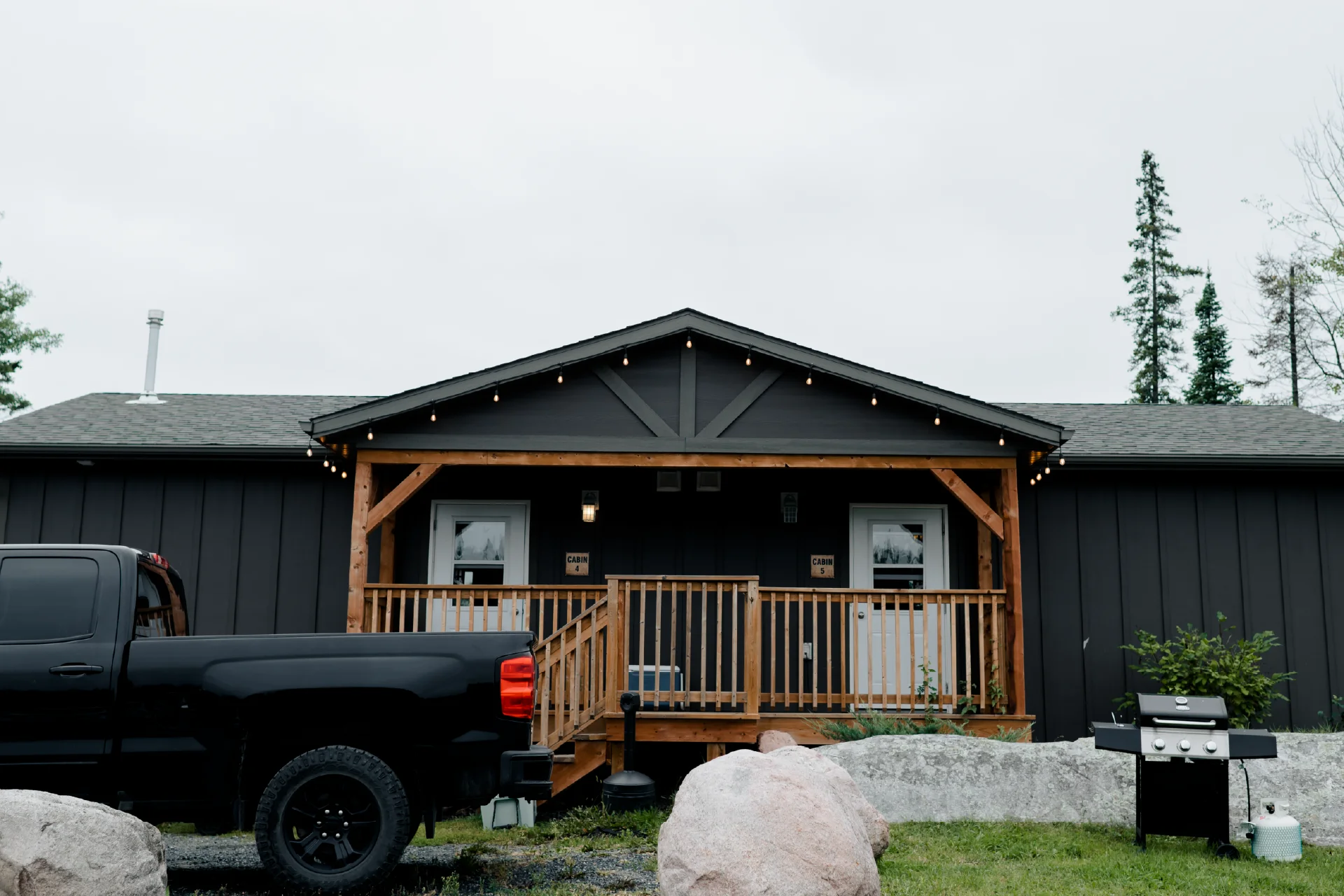 Booking a cabin rental at Perch Bay Resort near Kenora