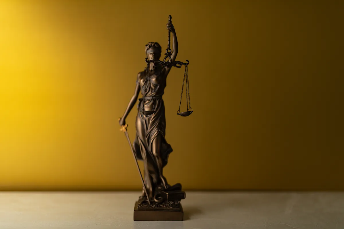 Derecho de defensa y garantías procedimentales del jugador