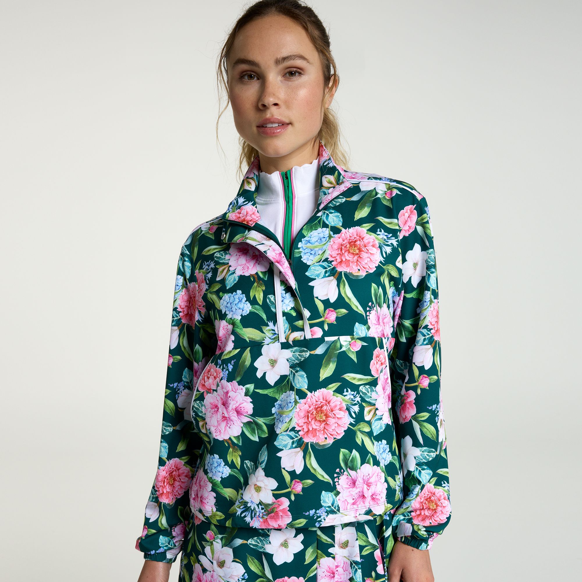 Walter Hagen Women's Bloom Performance 11 Woven Golf 1/4 Zip