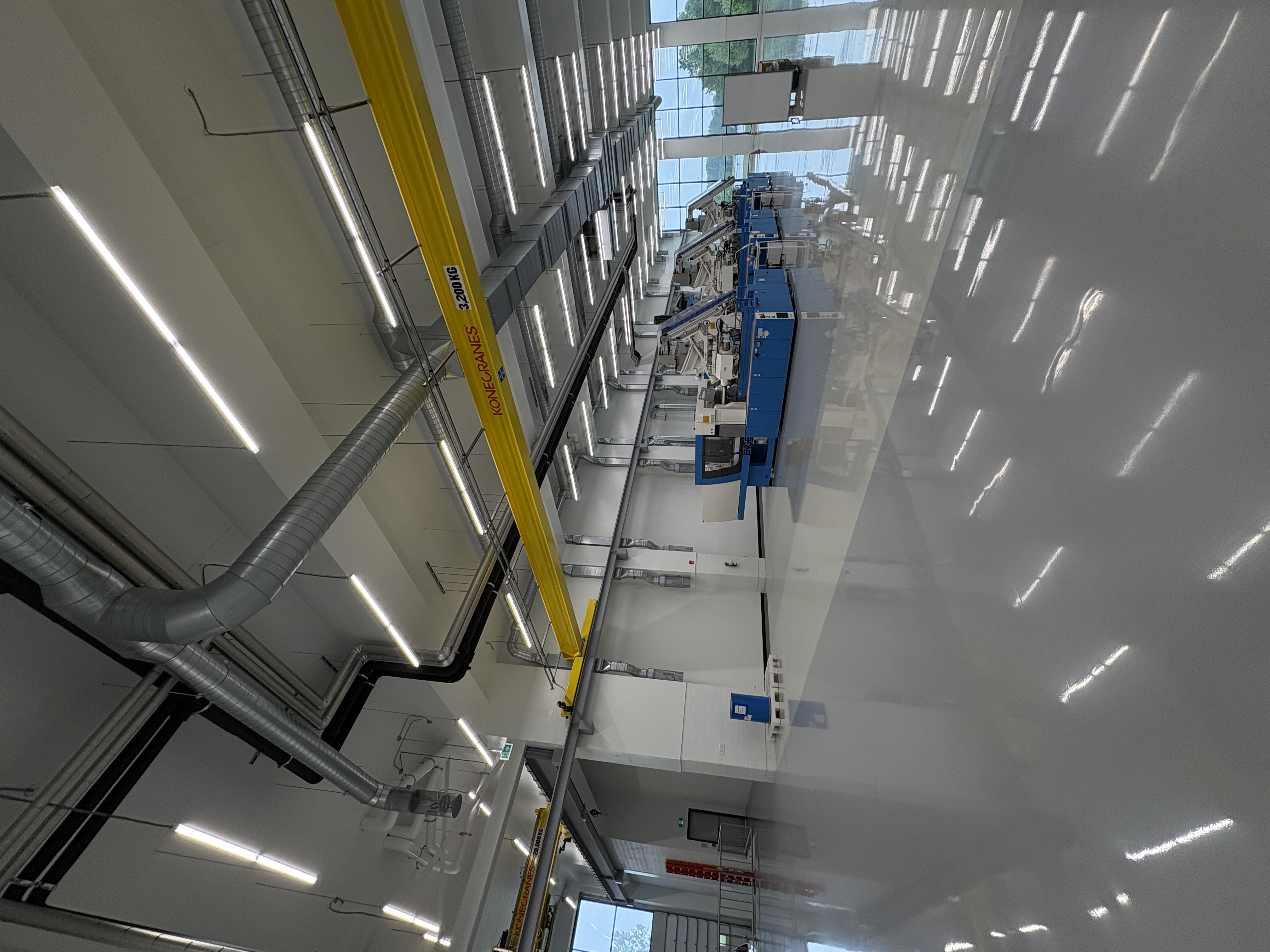 Walkable 50mm aluminum honeycomb ceiling panels installed in an ISO Class 8 cleanroom — factory-direct supply by Moddulx, Windsor Ontario manufacturer
